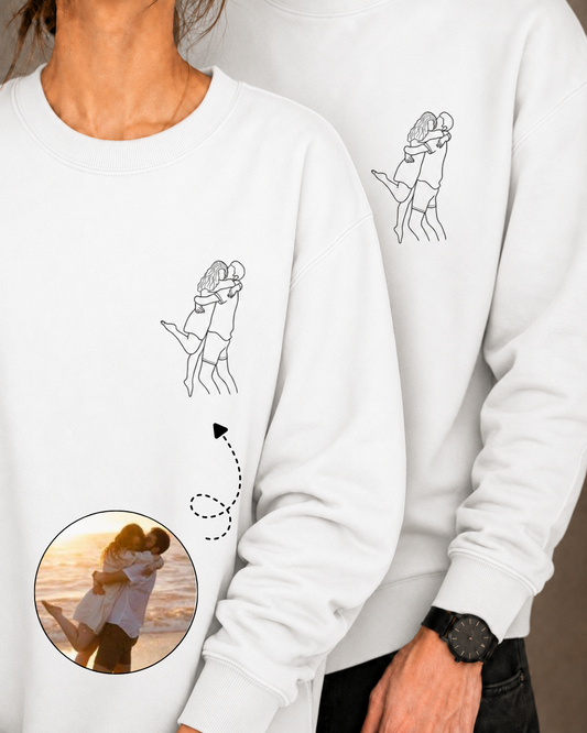 WHITE SWEATSHIRT